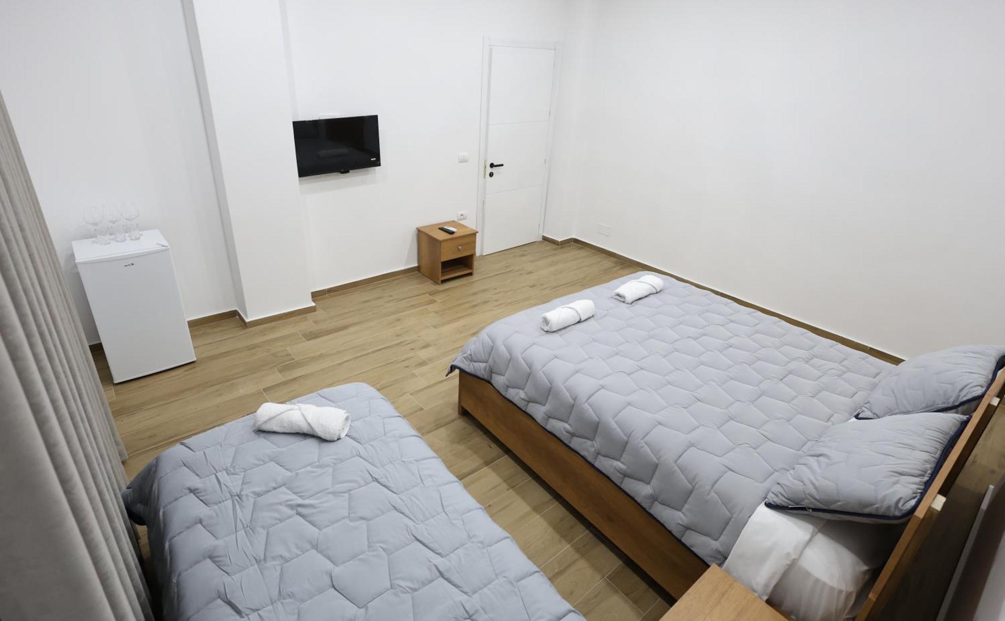 Guesthouse Aurel بيرات المظهر الخارجي الصورة